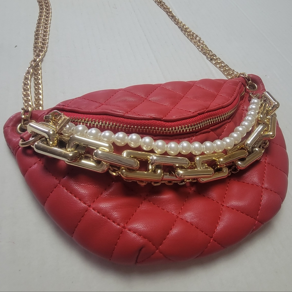 Red Chain Purse - Picture 4 of 15